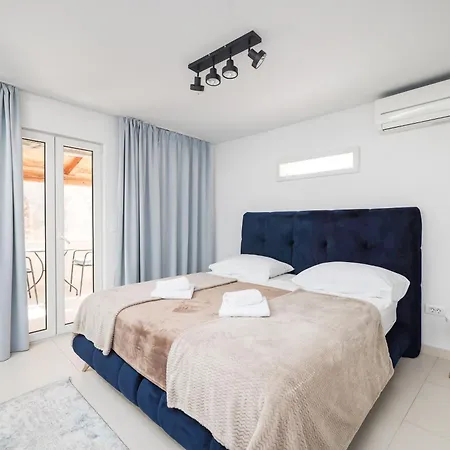 Apartment Hidden Center By Adex Travel