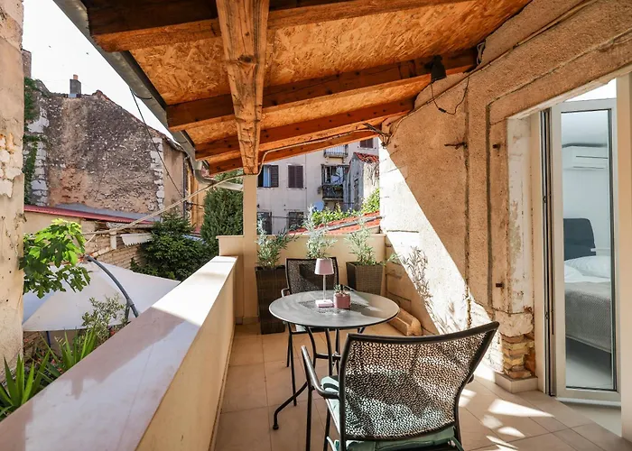 Hidden Apartments City Center By Adex Travel *