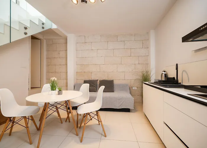 Hidden Apartments City Center By Adex Travel