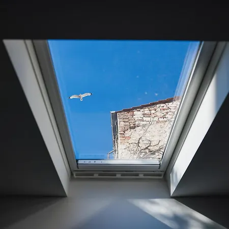 Apartment Hidden In The Center