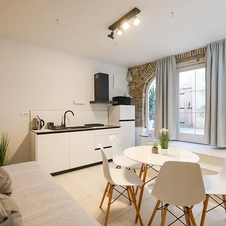 Hidden Center By Adex Travel Apartmán *