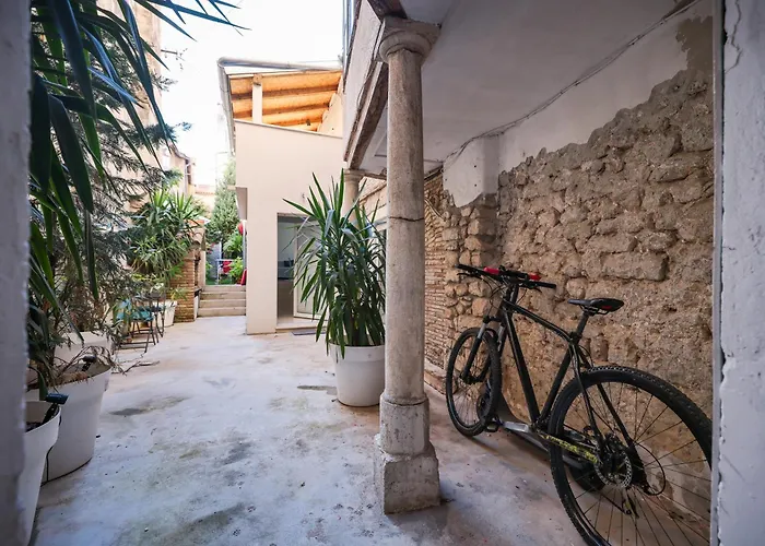 Hidden In The Center * Zadar