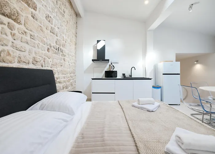 Apartment Hidden In The Center