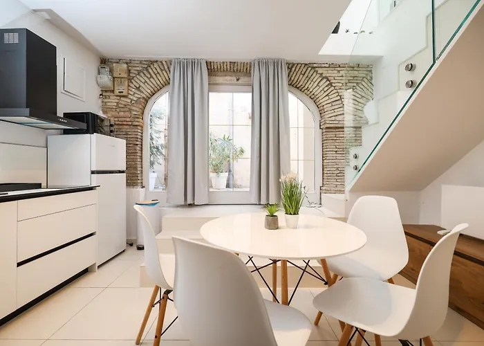Apartment Hidden In The Center