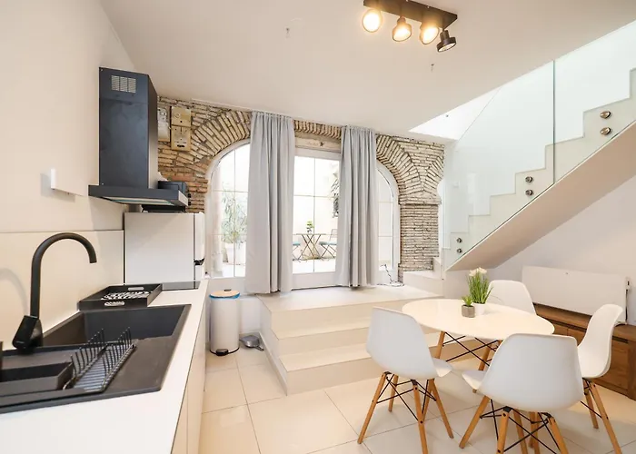 Apartment Hidden In The Center *