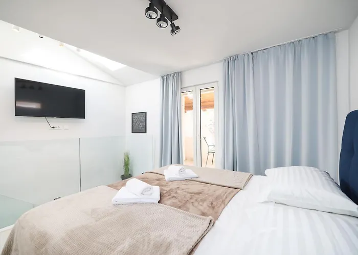 Hidden Apartments City Center By Adex Travel *